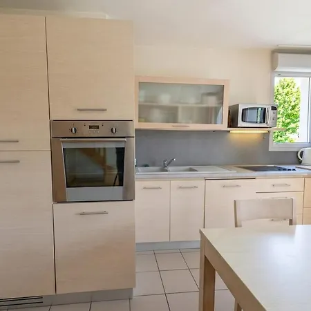 شقة Bright Two Bedroom Duplex ديفون-ليه-بان، أين