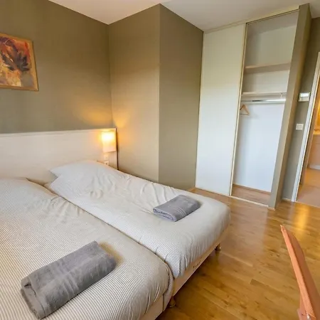 شقة Bright Two Bedroom Duplex