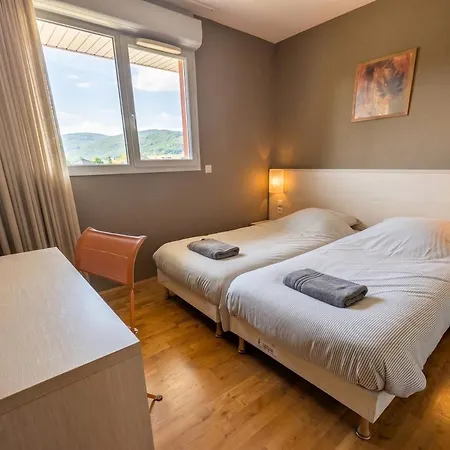 شقة Bright Two Bedroom Duplex