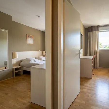 Bright Two Bedroom Duplex *