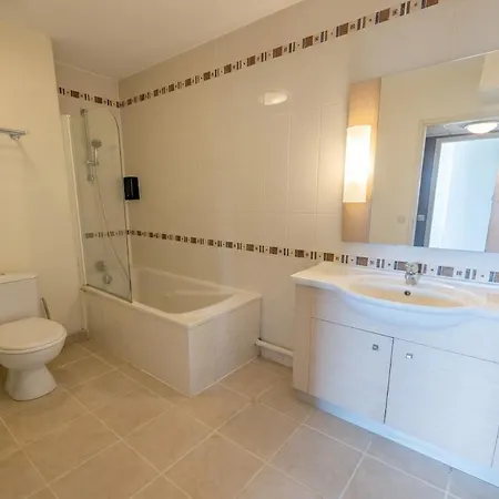 Bright Two Bedroom Duplex