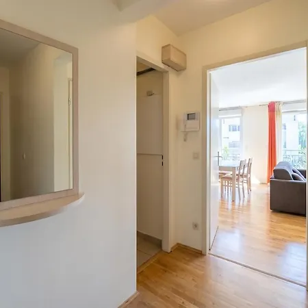 Bright Two Bedroom Duplex Appartamento Divonne-les-Bains